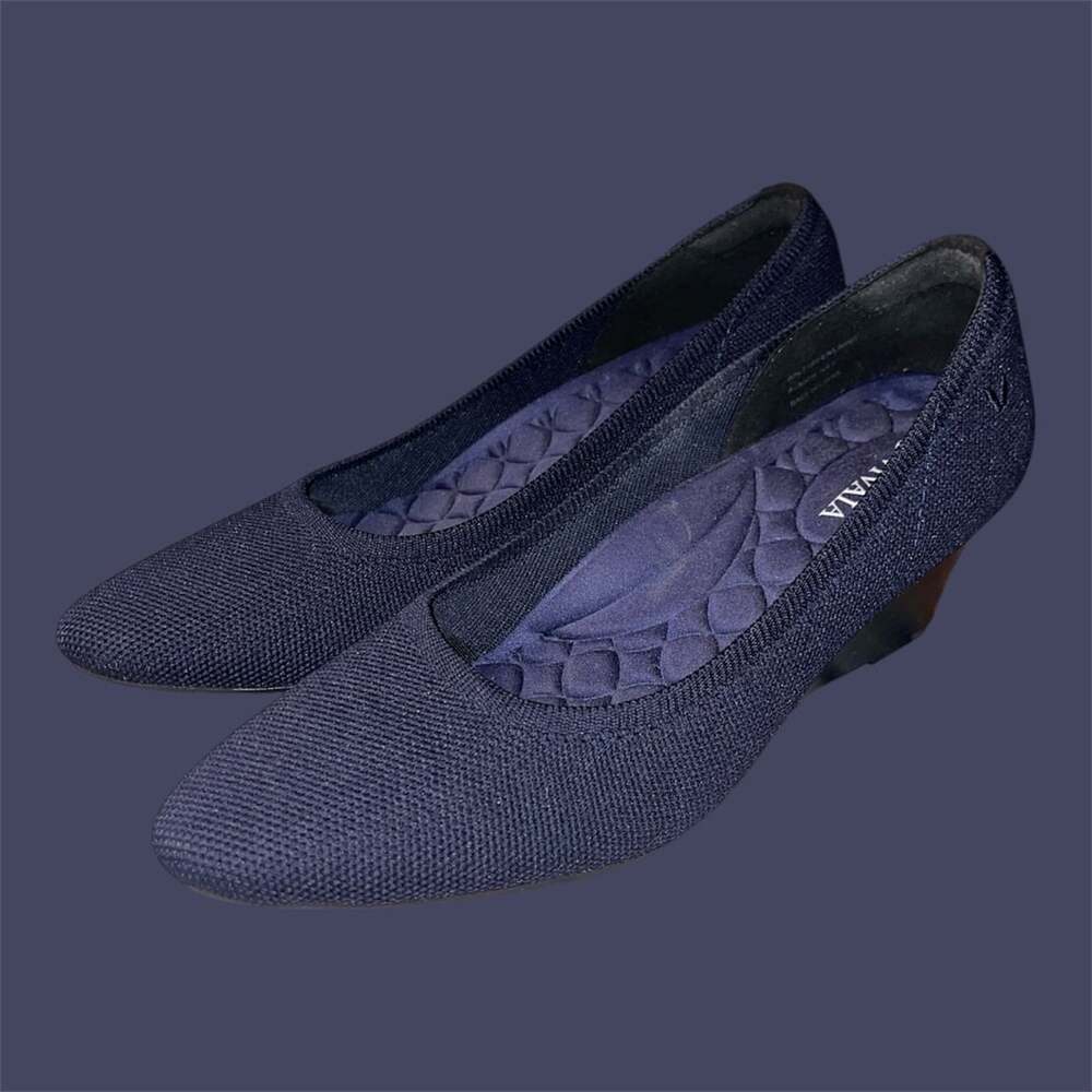 Vivaia Navy Blue Knit Pointed-Toe Wedge Pumps